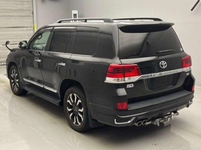 LAND CRUISER