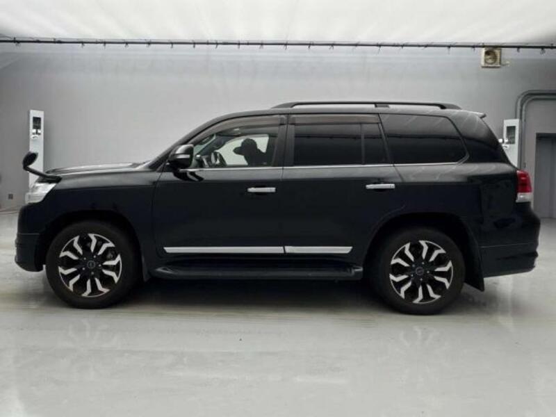 LAND CRUISER
