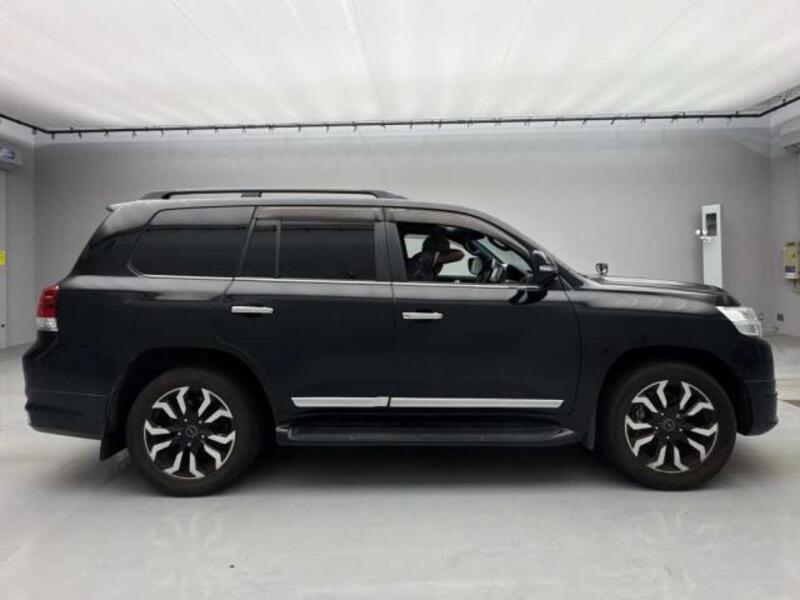 LAND CRUISER