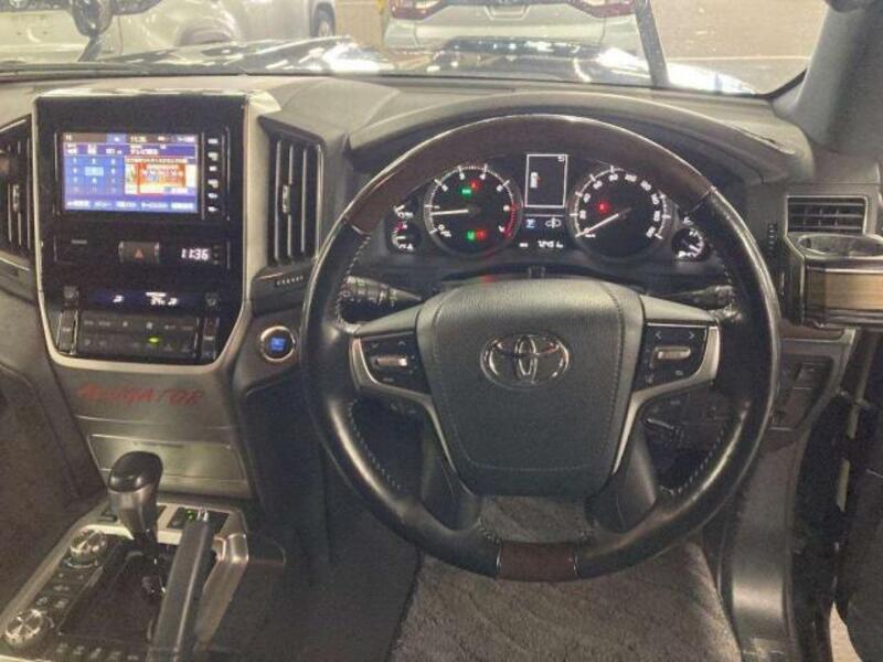 LAND CRUISER