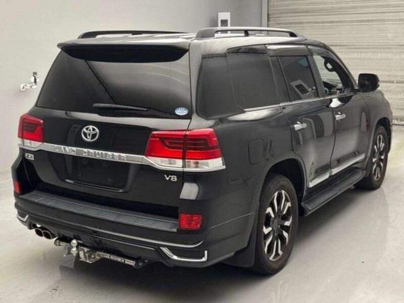 LAND CRUISER
