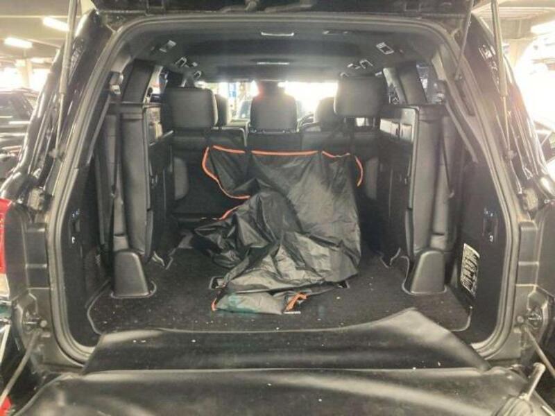 LAND CRUISER