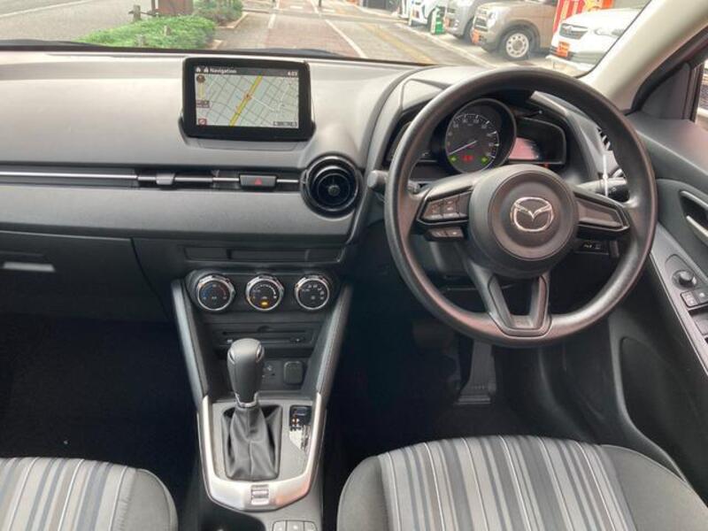 MAZDA2