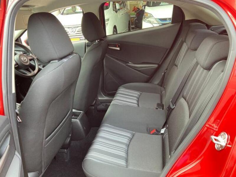 MAZDA2