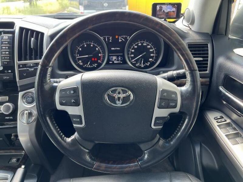 LAND CRUISER
