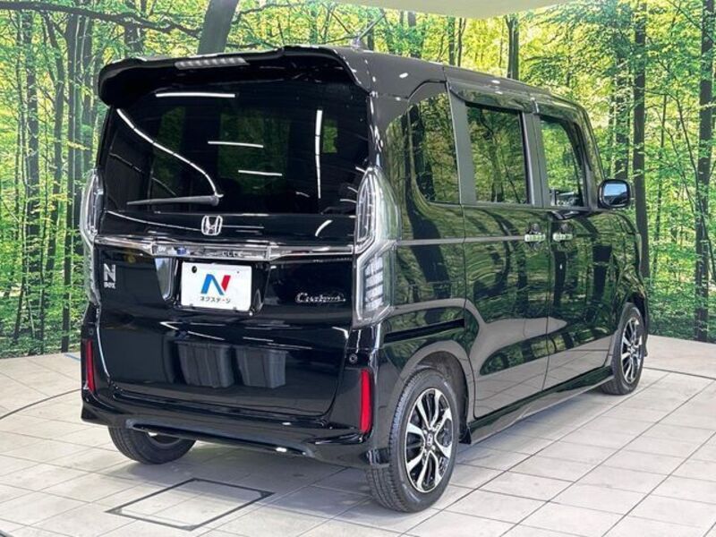 N BOX CUSTOM