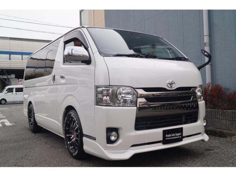 TOYOTA HIACE VAN