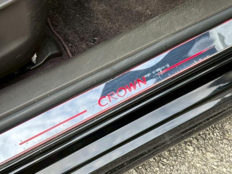 CROWN