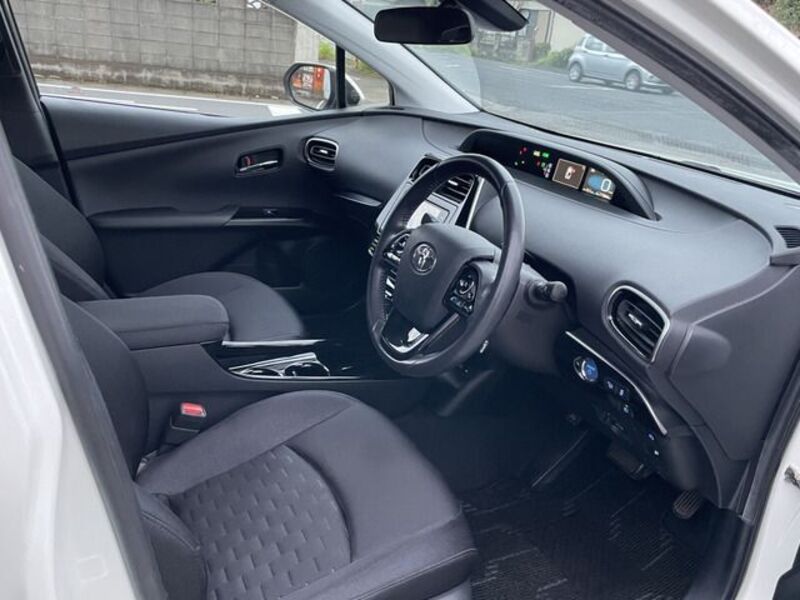 PRIUS PHV