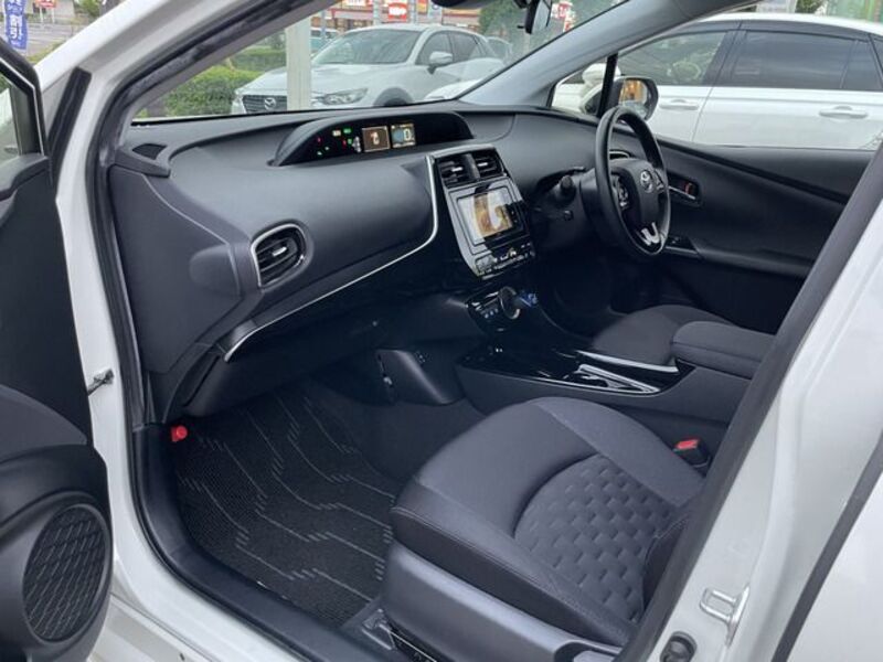 PRIUS PHV