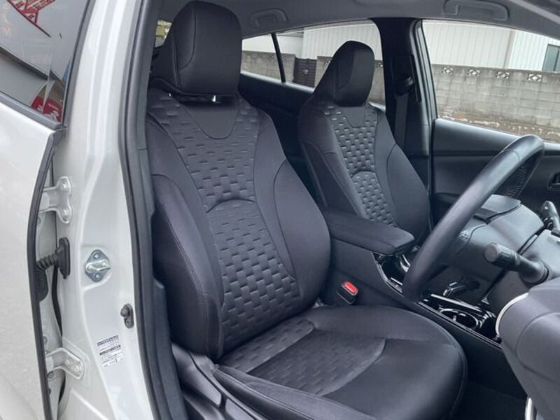 PRIUS PHV