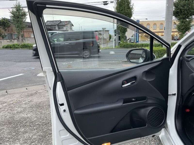 PRIUS PHV