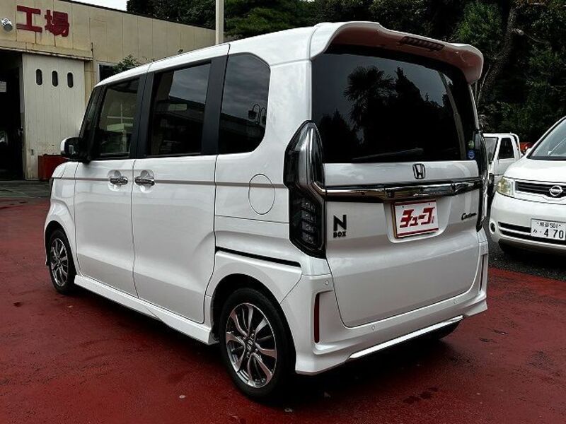 N BOX CUSTOM