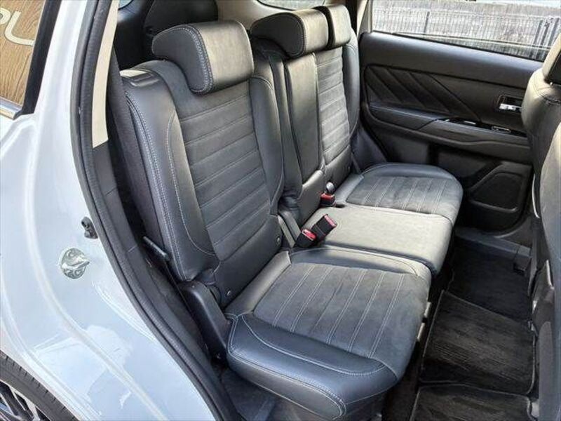 OUTLANDER PHEV