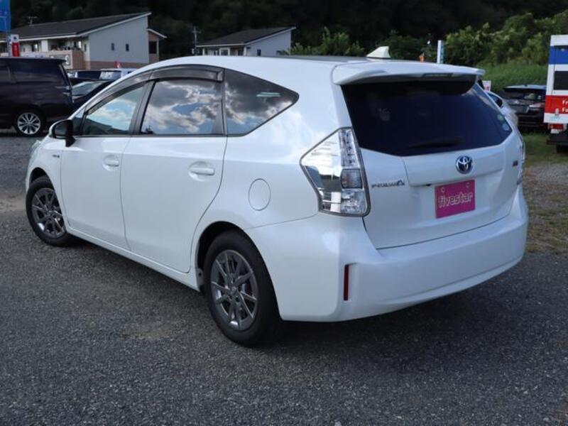 PRIUS ALPHA