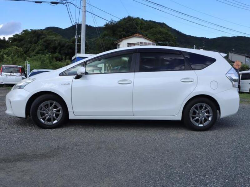 PRIUS ALPHA