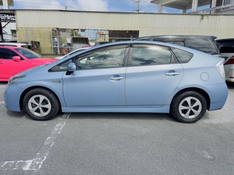 PRIUS PHV