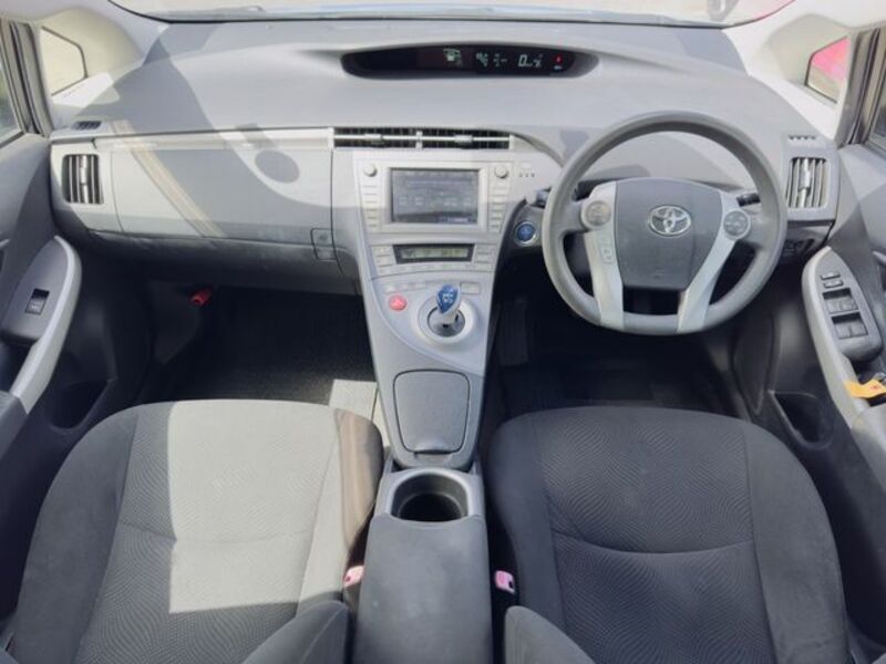 PRIUS PHV