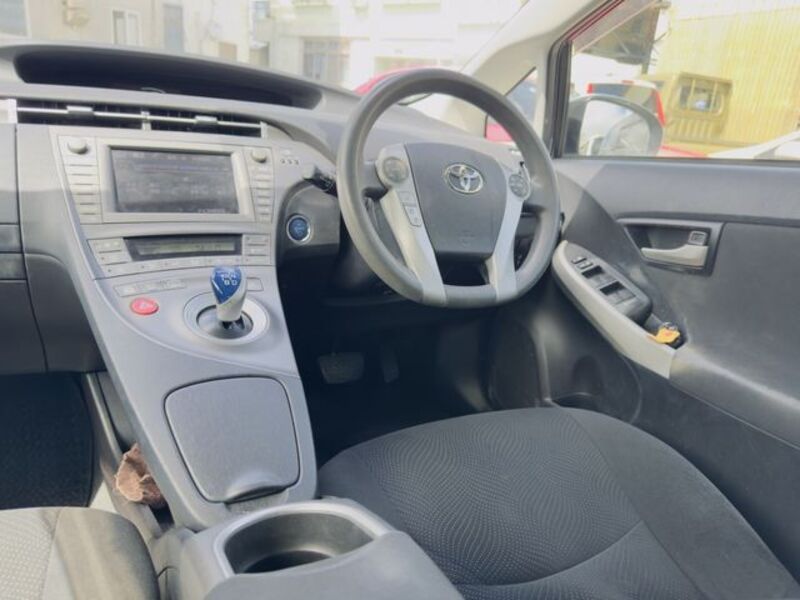 PRIUS PHV