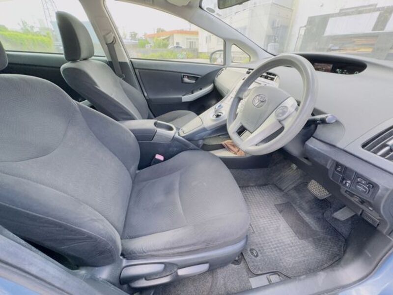 PRIUS PHV