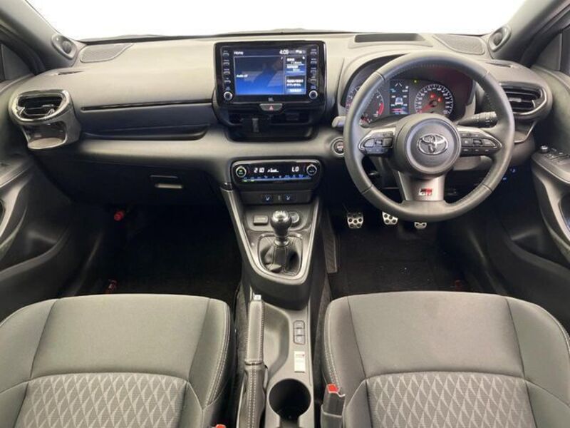 GR YARIS