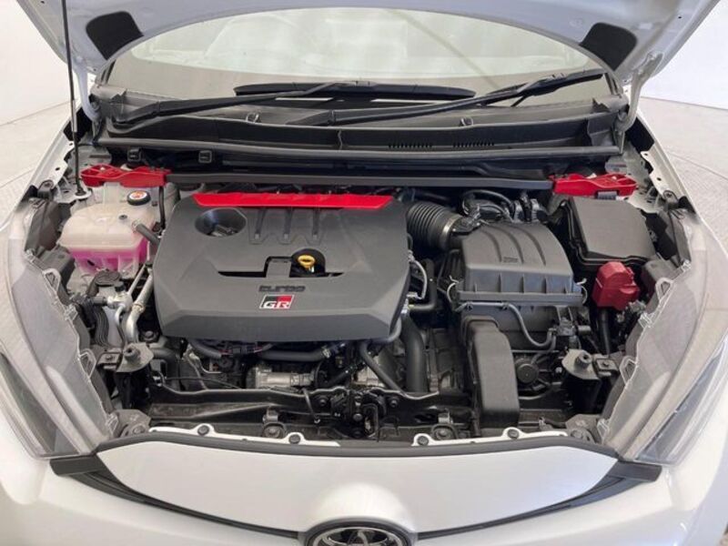 GR YARIS