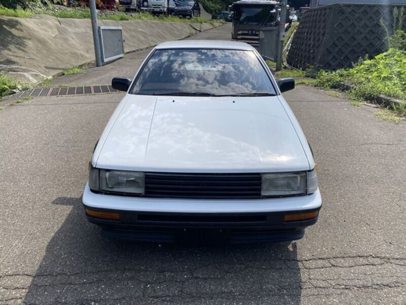 COROLLA LEVIN