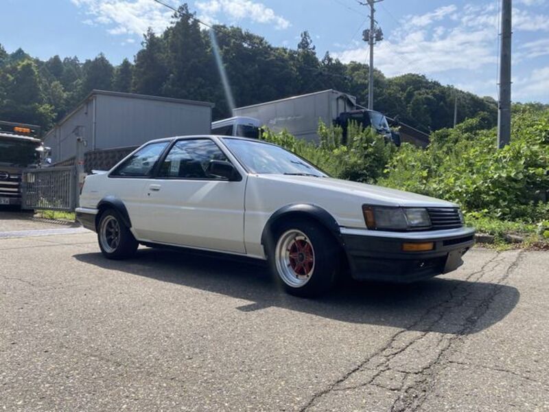 COROLLA LEVIN