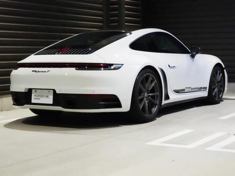 911