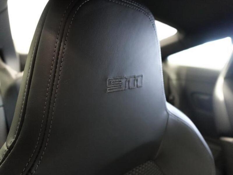 911