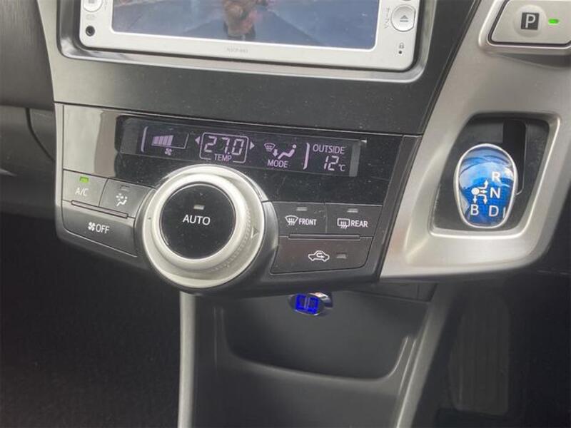 PRIUS ALPHA