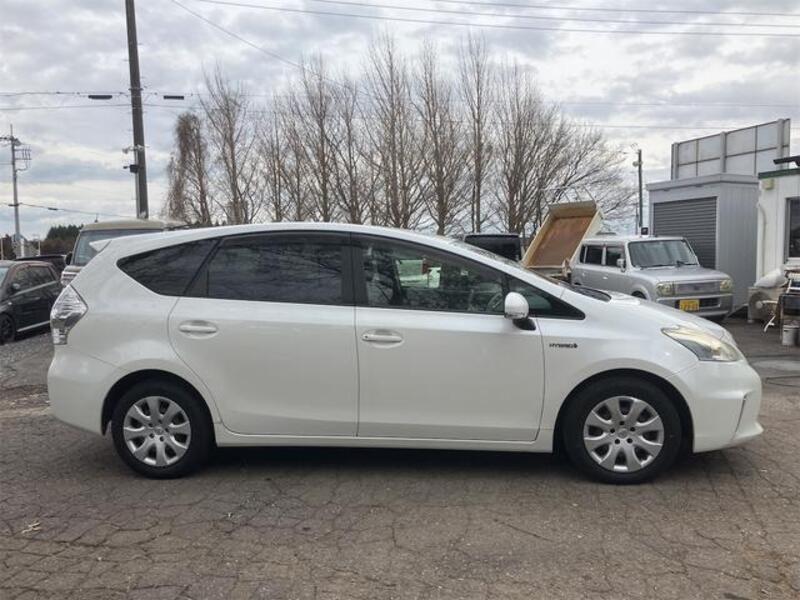 PRIUS ALPHA