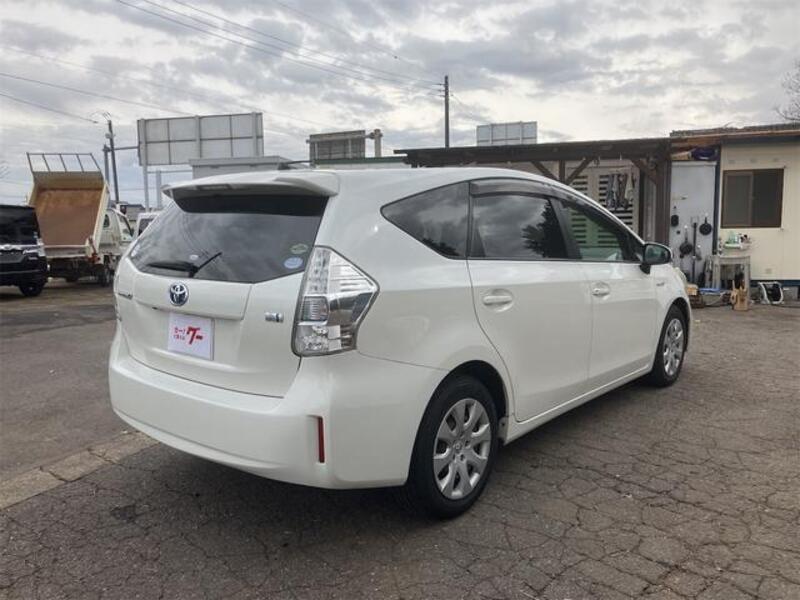 PRIUS ALPHA