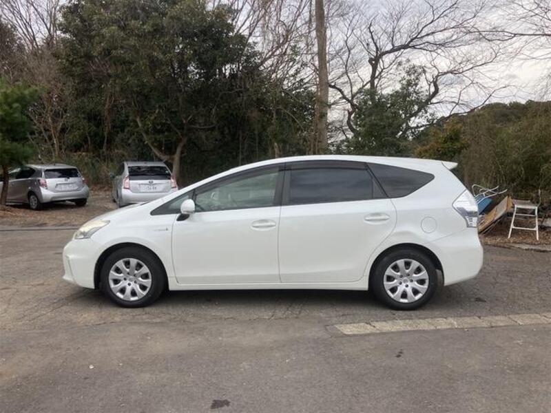 PRIUS ALPHA