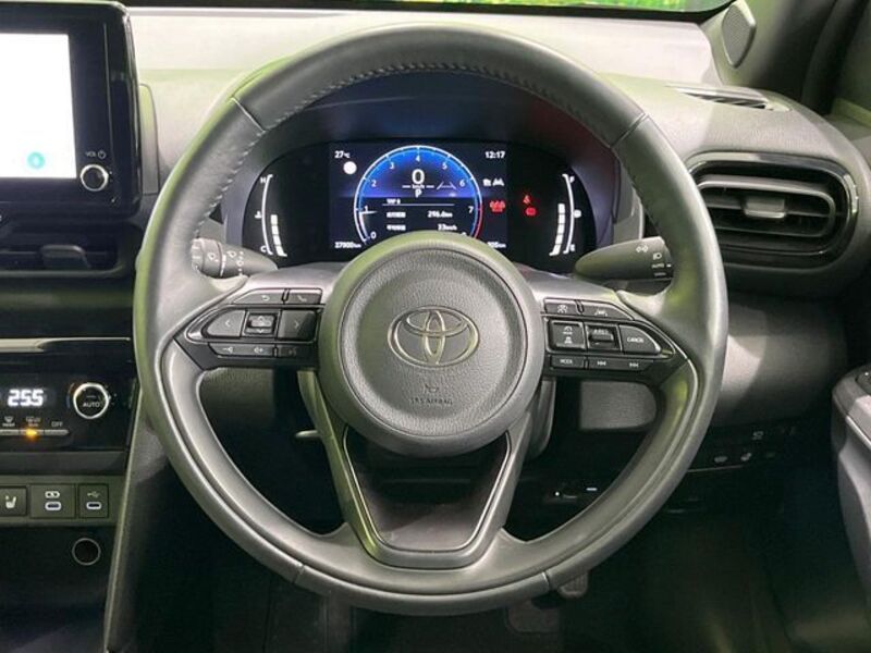 YARIS CROSS
