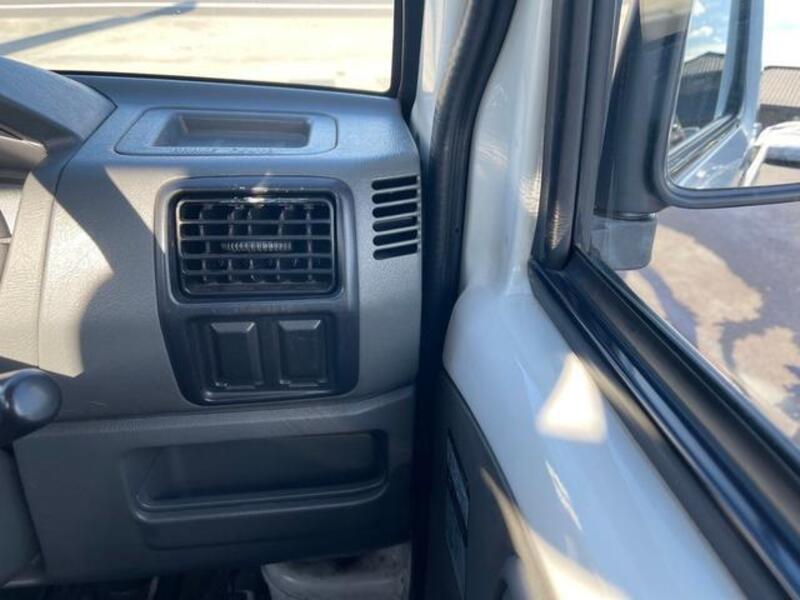 MINICAB TRUCK