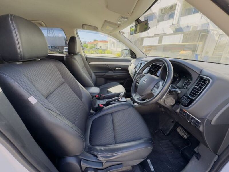 OUTLANDER PHEV