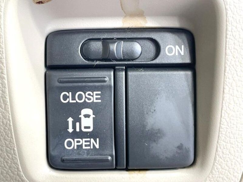 N BOX