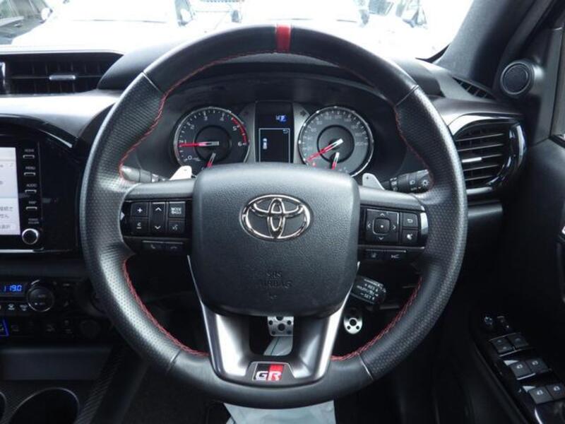 HILUX