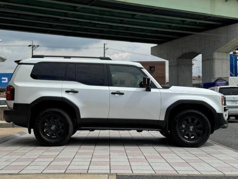LAND CRUISER 250