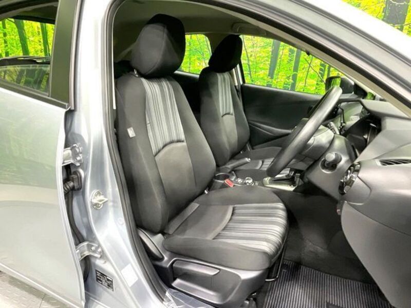MAZDA2