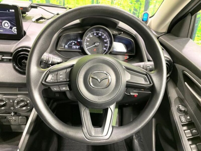 MAZDA2