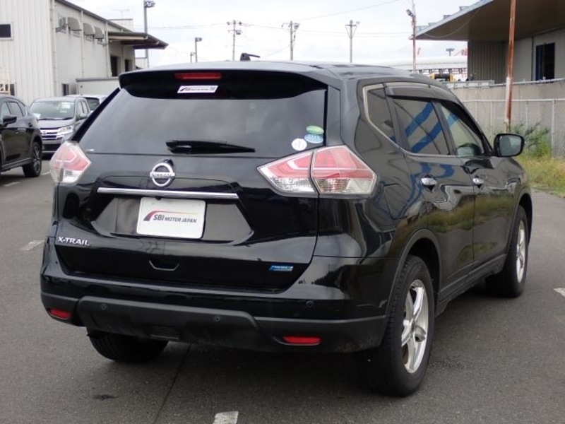 X-TRAIL