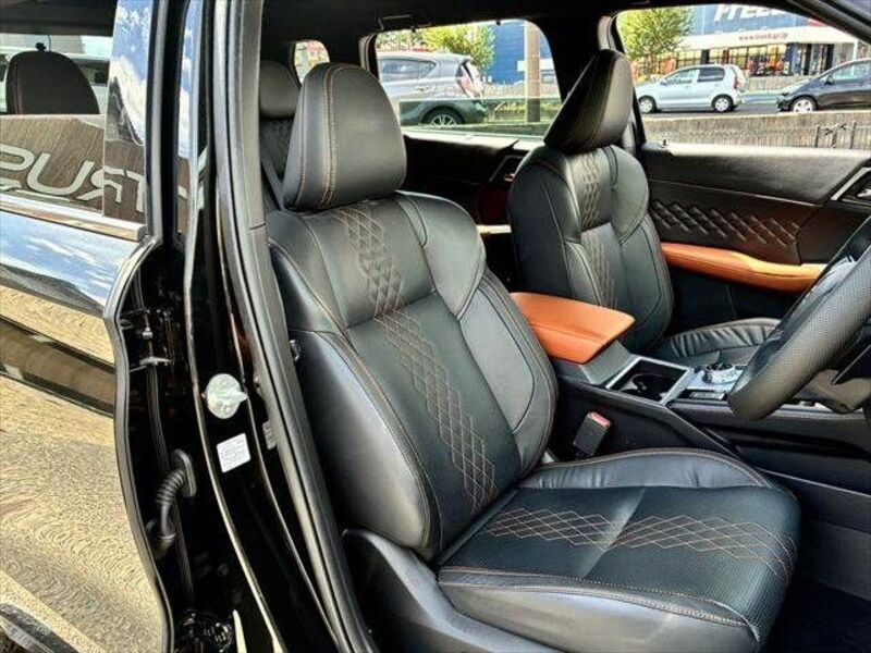 OUTLANDER PHEV