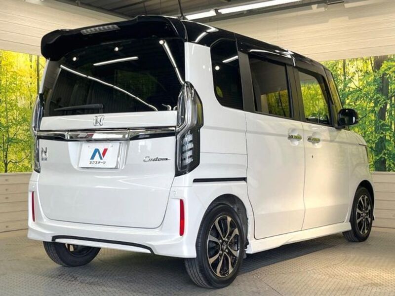 N BOX CUSTOM