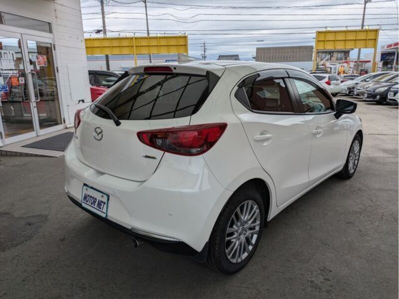 MAZDA2