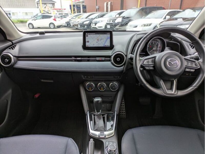 MAZDA2