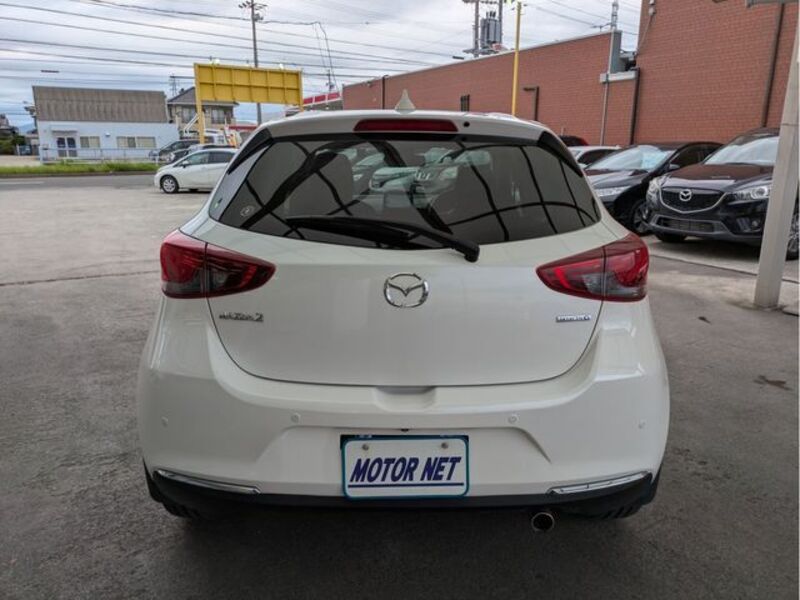 MAZDA2
