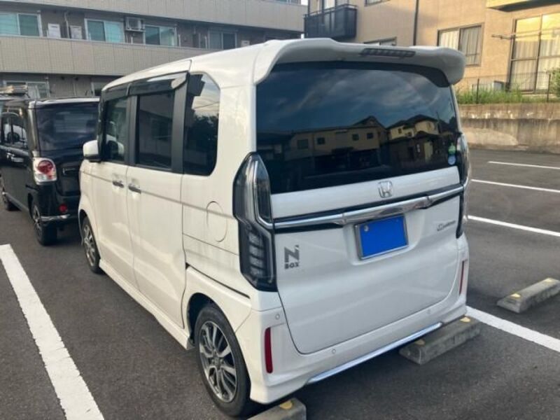 N BOX CUSTOM