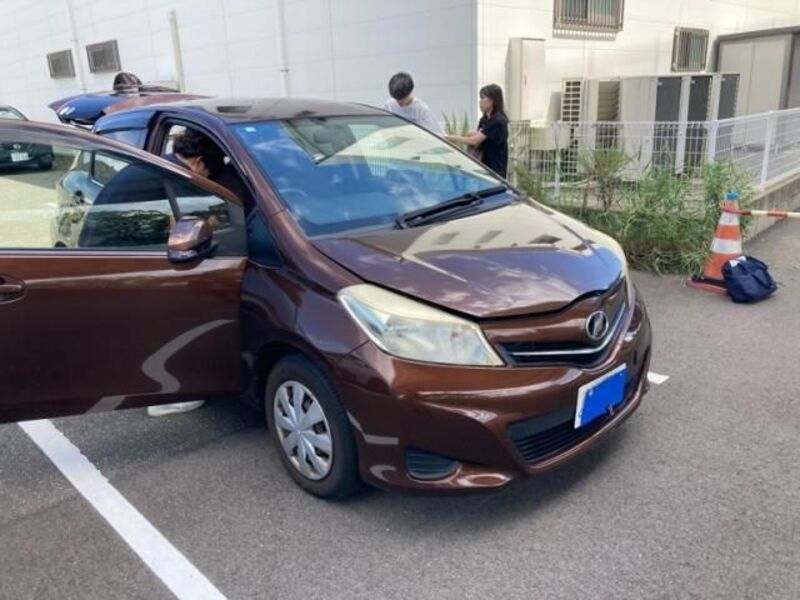 TOYOTA VITZ